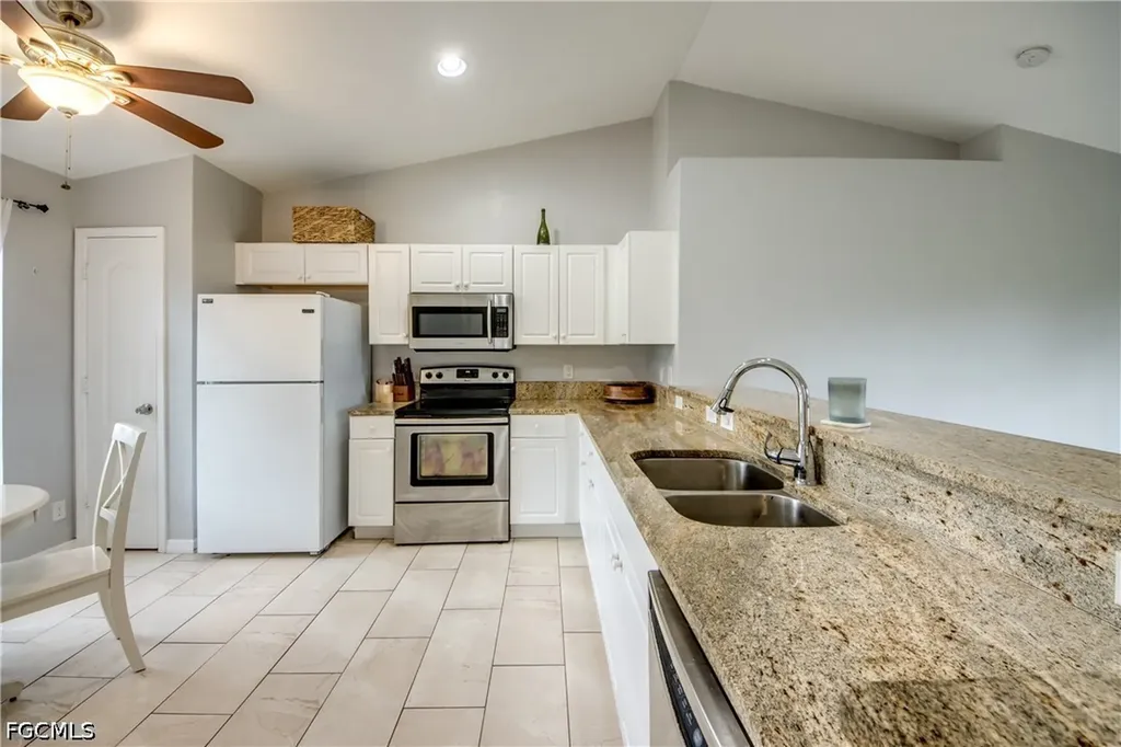 625 SW 11th Terrace Cape Coral FL 33991