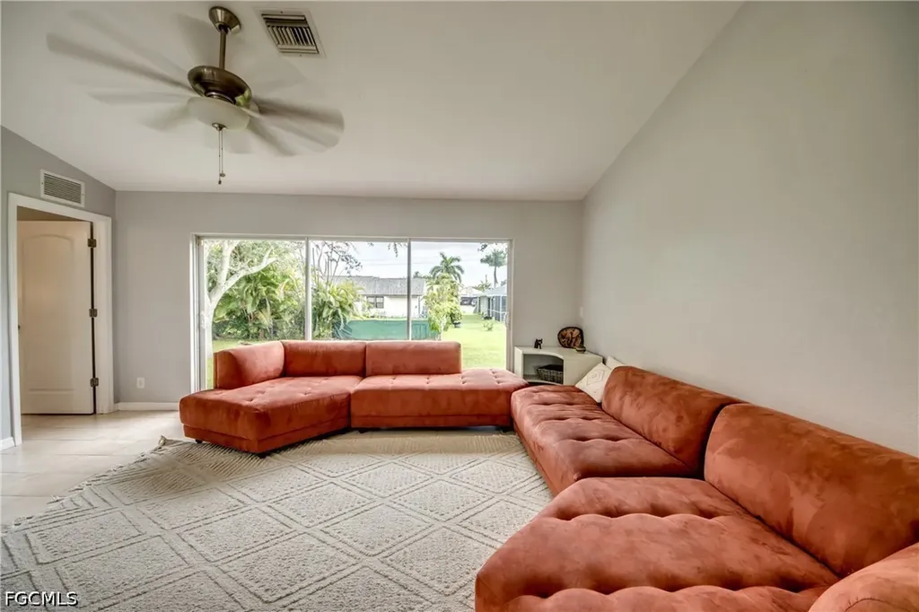 625 SW 11th Terrace Cape Coral FL 33991