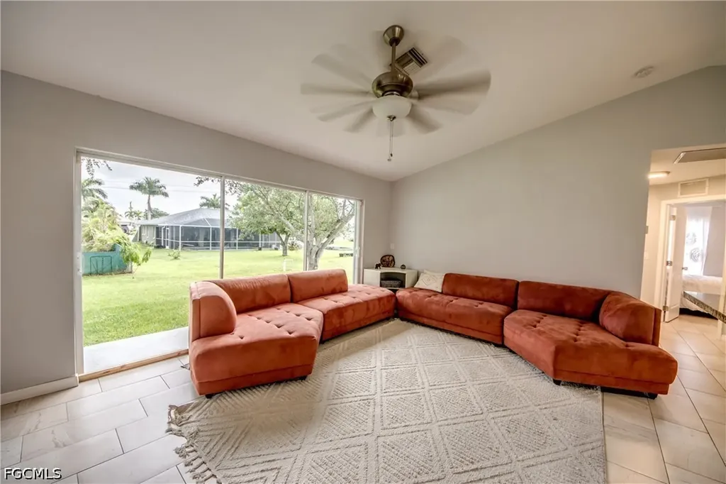 625 SW 11th Terrace Cape Coral FL 33991