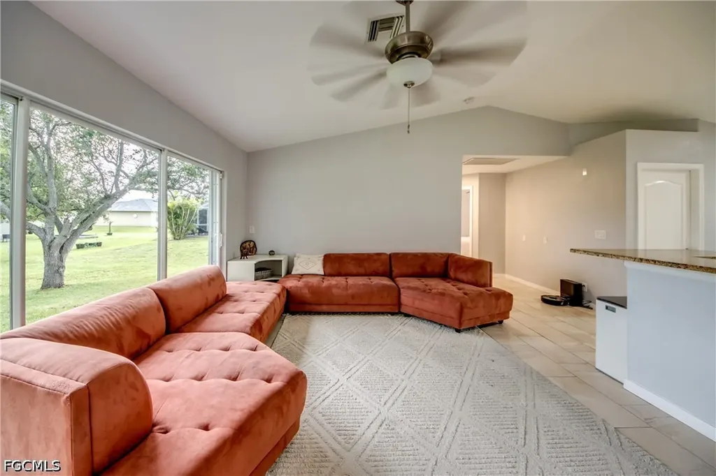 625 SW 11th Terrace Cape Coral FL 33991