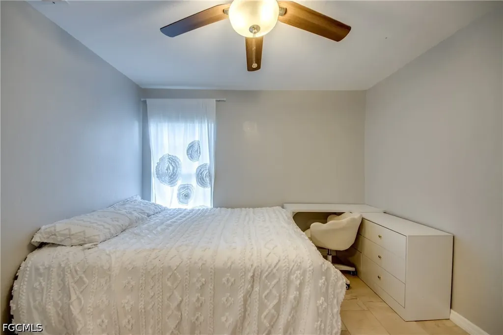 625 SW 11th Terrace Cape Coral FL 33991