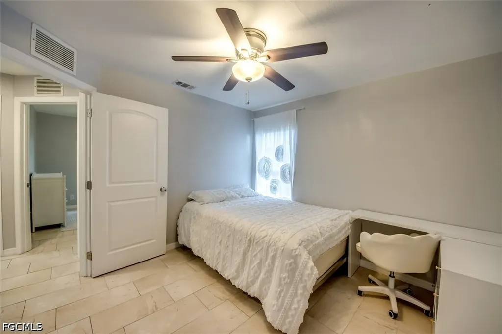 625 SW 11th Terrace Cape Coral FL 33991