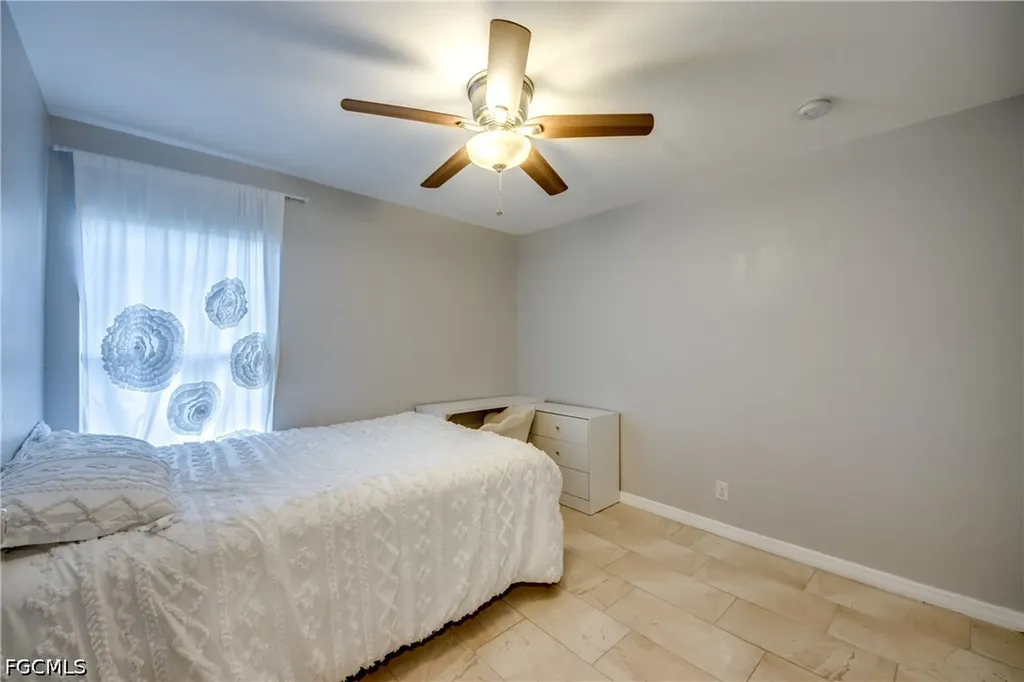 625 SW 11th Terrace Cape Coral FL 33991