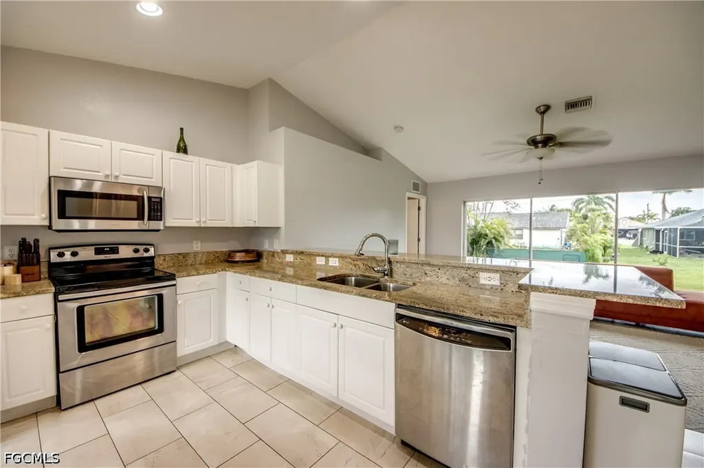 625 SW 11th Terrace Cape Coral FL 33991