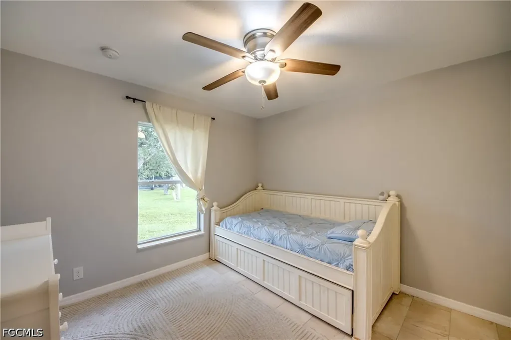 625 SW 11th Terrace Cape Coral FL 33991