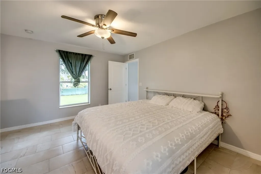 625 SW 11th Terrace Cape Coral FL 33991