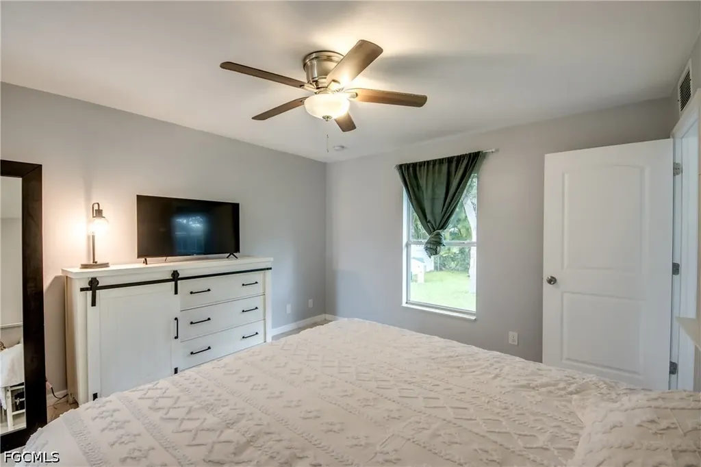 625 SW 11th Terrace Cape Coral FL 33991