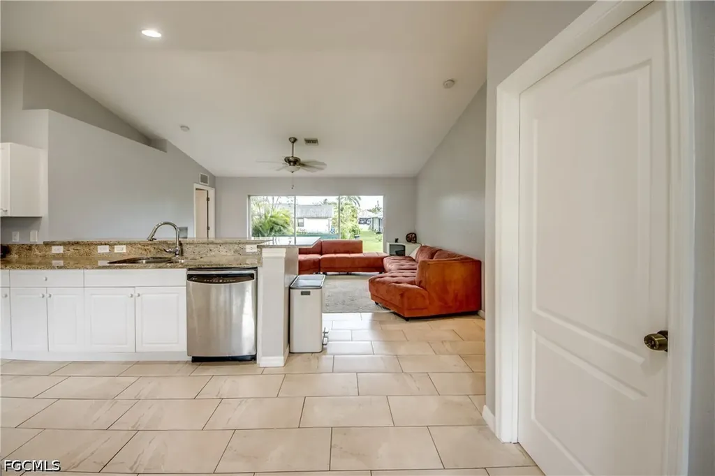 625 SW 11th Terrace Cape Coral FL 33991