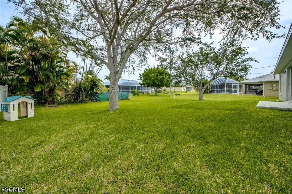 625 SW 11th Terrace Cape Coral FL 33991