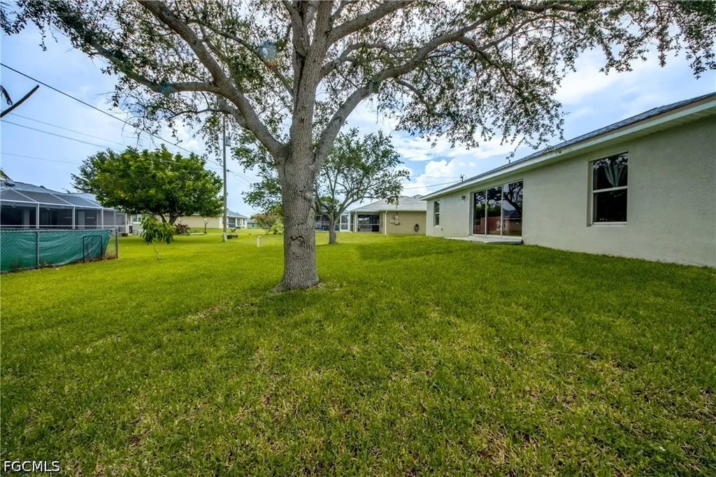 625 SW 11th Terrace Cape Coral FL 33991