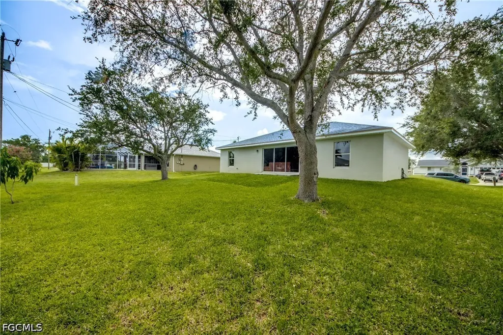 625 SW 11th Terrace Cape Coral FL 33991