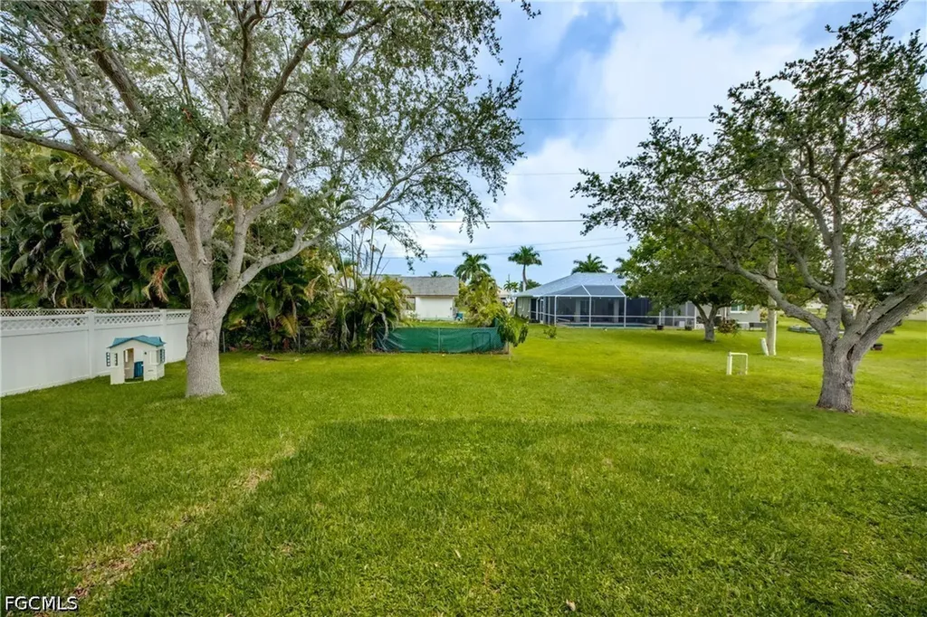 625 SW 11th Terrace Cape Coral FL 33991