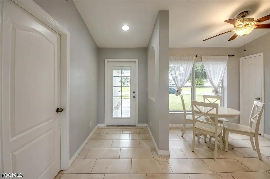 625 SW 11th Terrace Cape Coral FL 33991