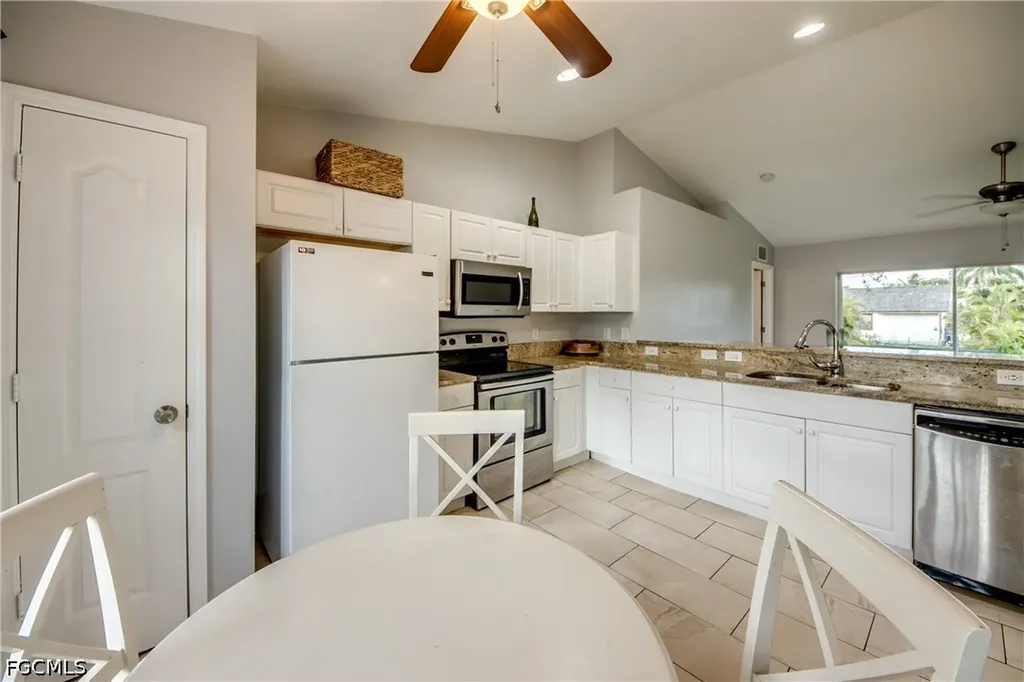625 SW 11th Terrace Cape Coral FL 33991