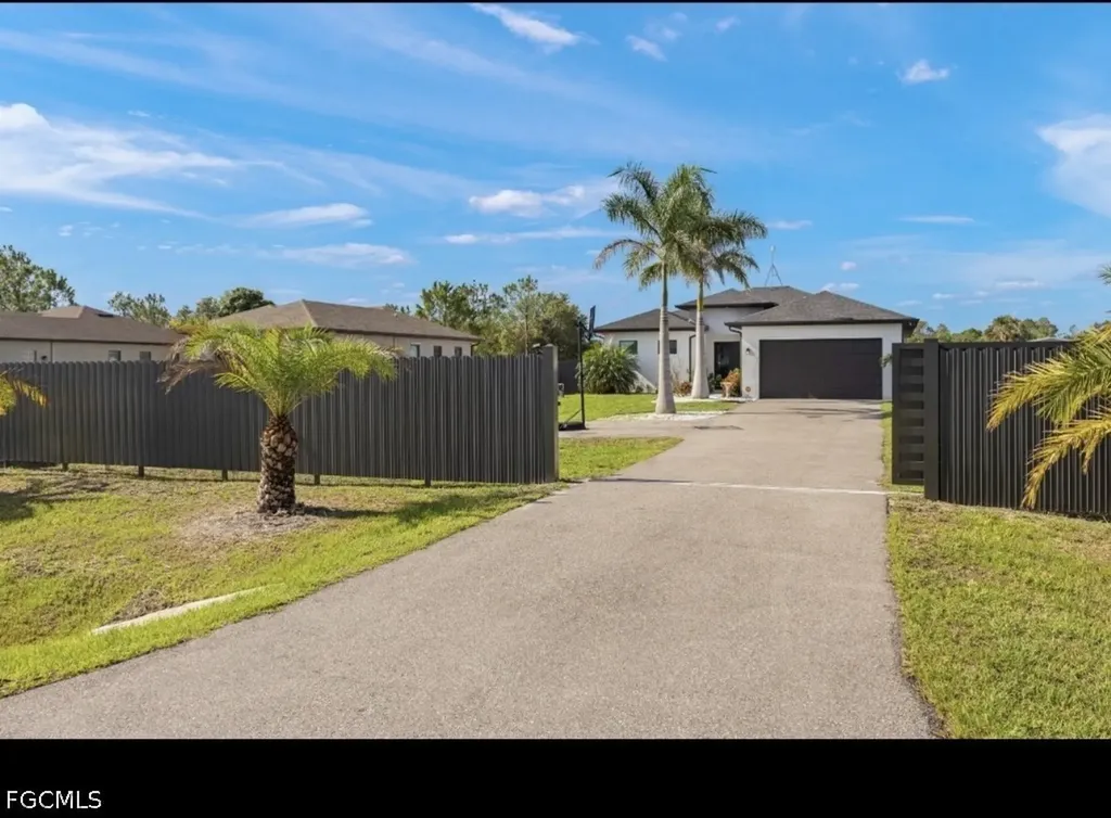 2552 70th Avenue NE Naples FL 34120