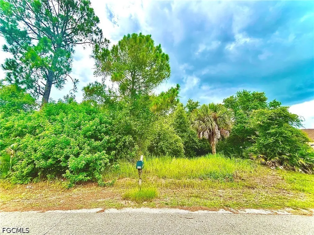 609 Calvin Avenue Lehigh Acres FL 33972