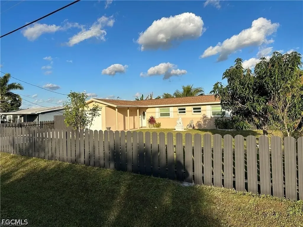 141 Schneider Drive Fort Myers FL 33905