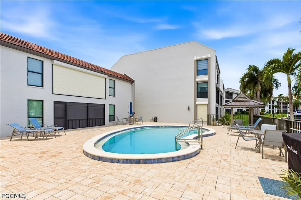 4218 SE 20th Place Cape Coral FL 33904