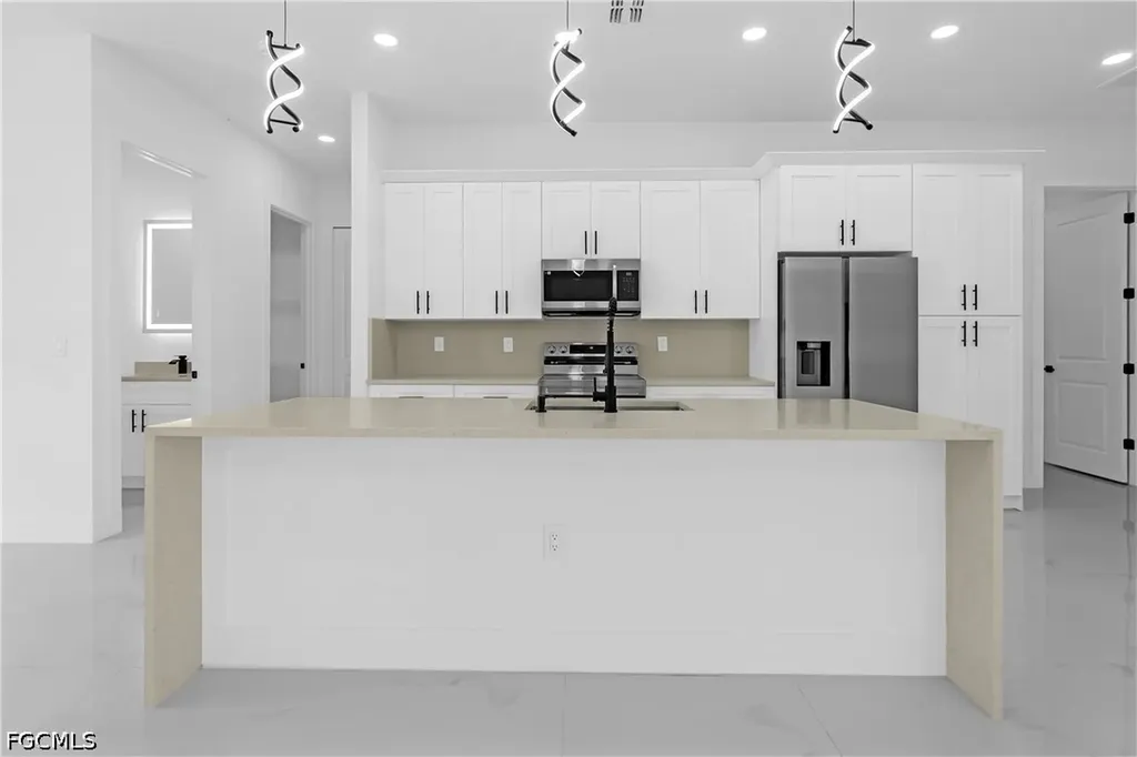 619 Sheldon Avenue Lehigh Acres FL 33936
