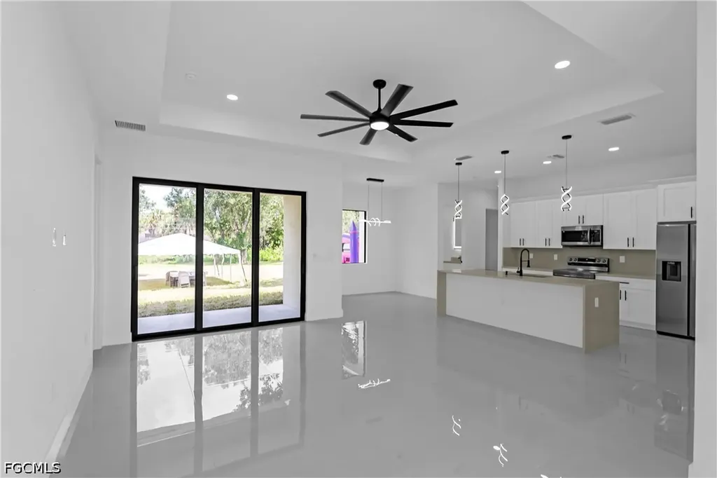 619 Sheldon Avenue Lehigh Acres FL 33936