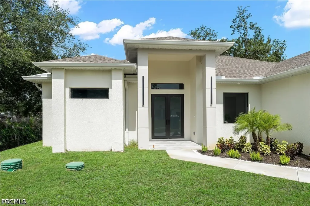 619 Sheldon Avenue Lehigh Acres FL 33936
