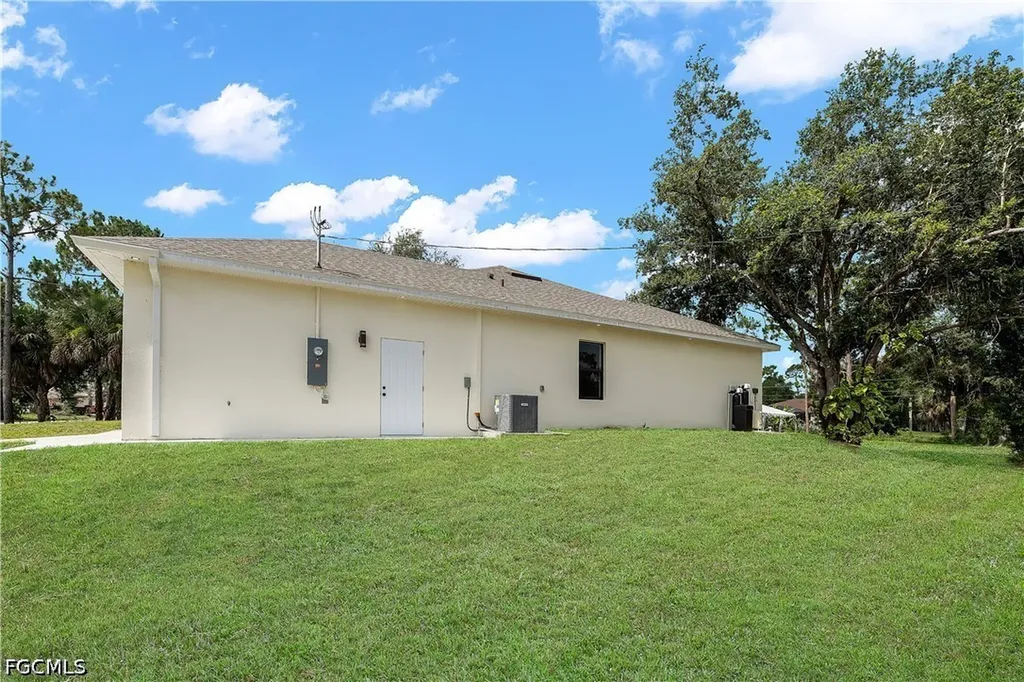619 Sheldon Avenue Lehigh Acres FL 33936