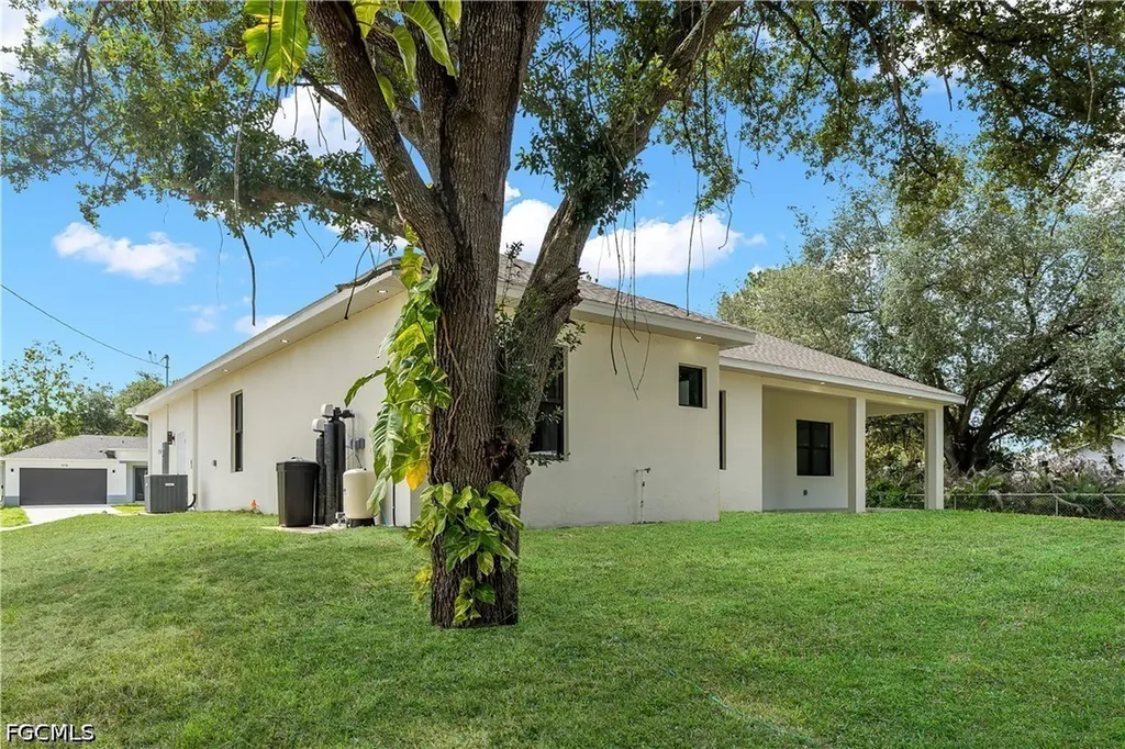 619 Sheldon Avenue Lehigh Acres FL 33936