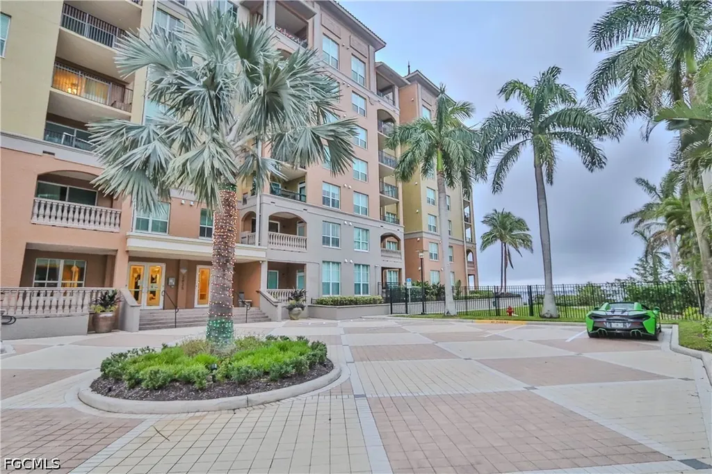 2825 Palm Beach Boulevard Fort Myers FL 33916