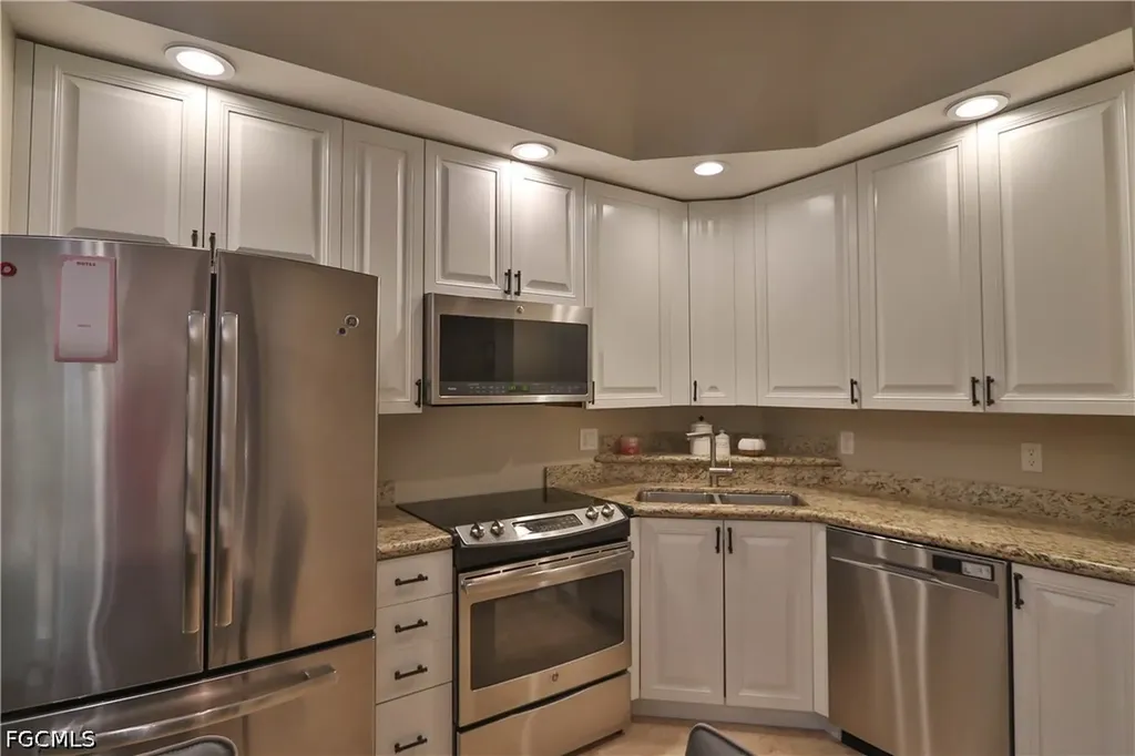 2825 Palm Beach Boulevard Fort Myers FL 33916