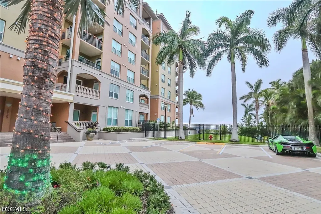 2825 Palm Beach Boulevard Fort Myers FL 33916