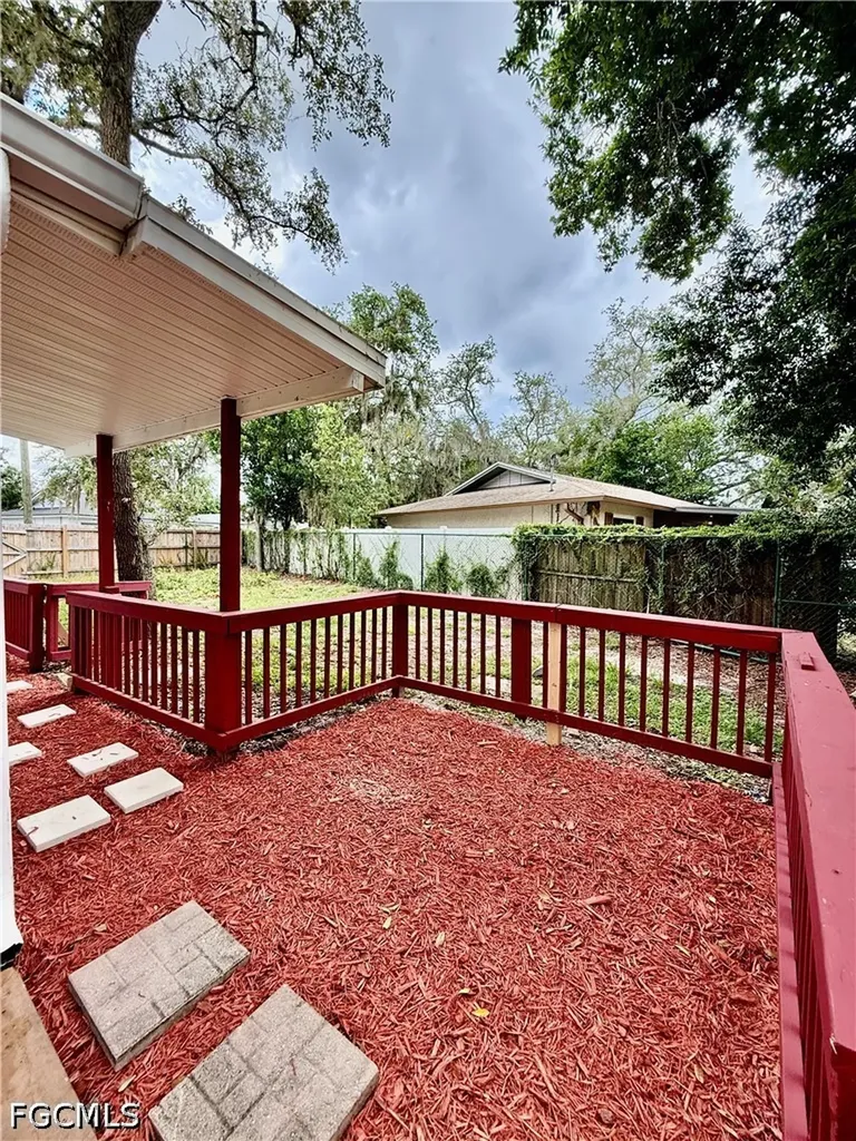 10002 Takomah Trail Tampa FL 33617
