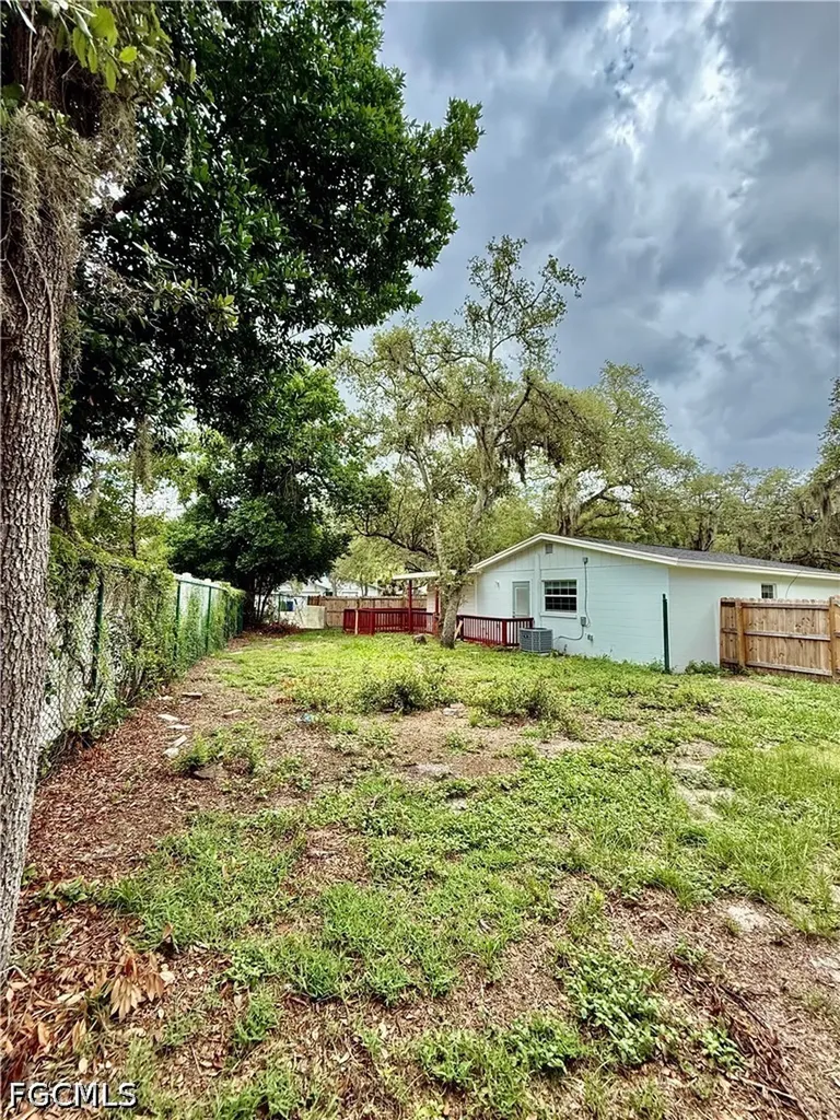 10002 Takomah Trail Tampa FL 33617