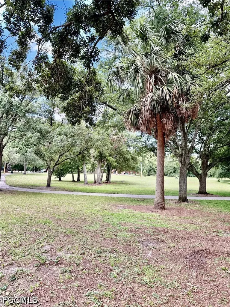 10002 Takomah Trail Tampa FL 33617