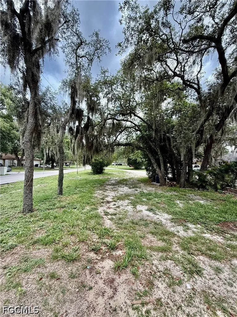 10002 Takomah Trail Tampa FL 33617