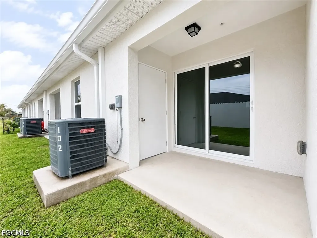 1631 SW 1st Avenue Cape Coral FL 33991