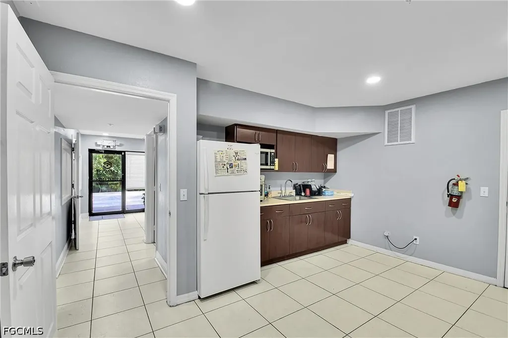 12165 Metro Parkway Fort Myers FL 33966