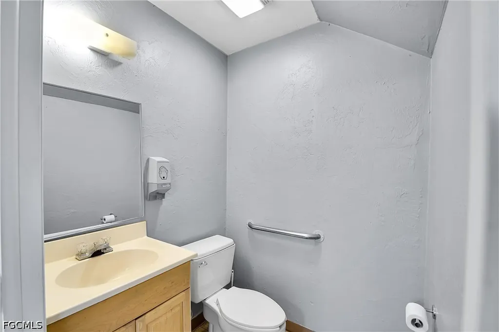 12165 Metro Parkway Fort Myers FL 33966