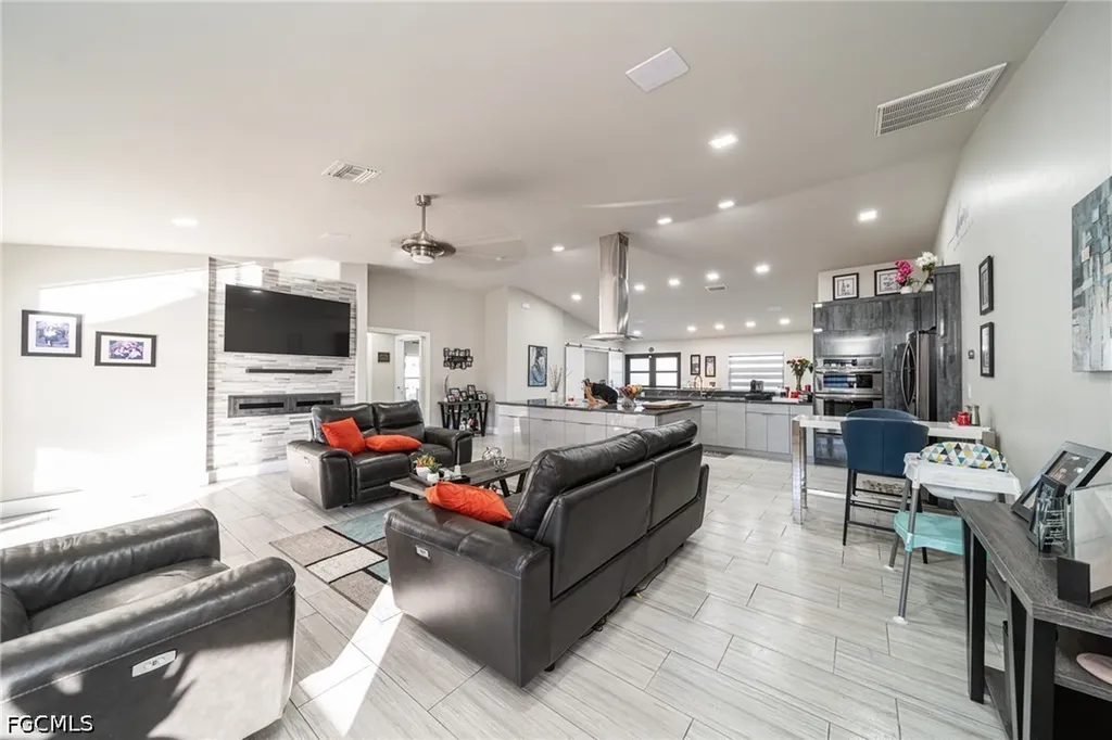 222 NE 22nd Avenue Cape Coral FL 33909