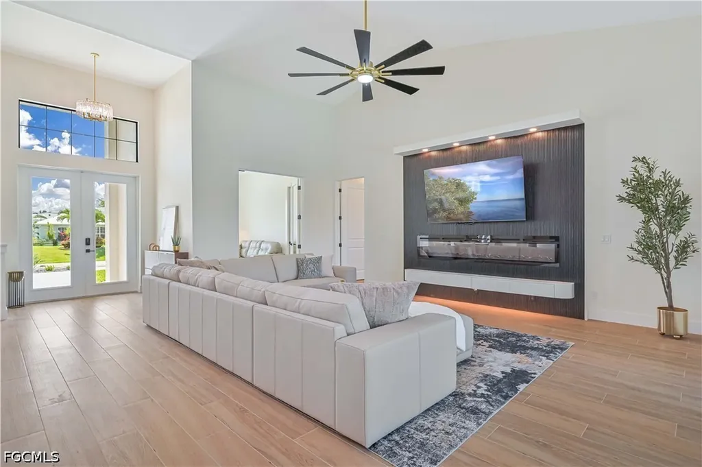 3306 SW 26th Place Cape Coral FL 33914