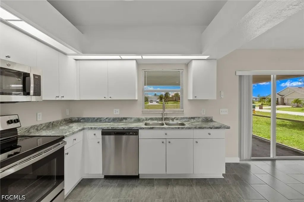 3919 SW 14th Avenue Cape Coral FL 33914