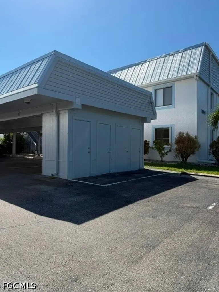 3914 Orange Grove Boulevard North Fort Myers FL 33903