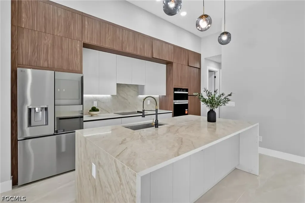 610 NW 2nd Place Cape Coral FL 33993