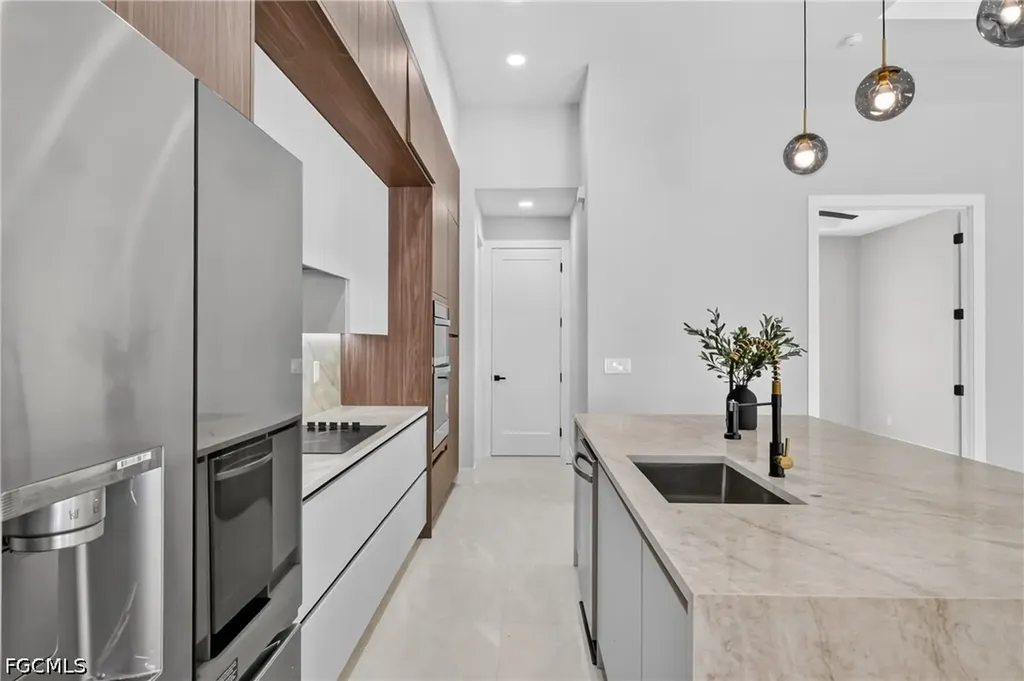 610 NW 2nd Place Cape Coral FL 33993