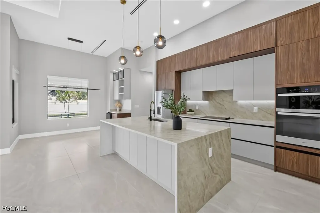 610 NW 2nd Place Cape Coral FL 33993