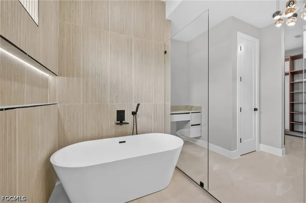 610 NW 2nd Place Cape Coral FL 33993