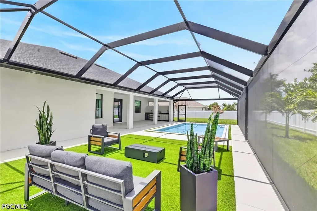 610 NW 2nd Place Cape Coral FL 33993