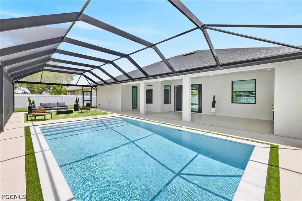 610 NW 2nd Place Cape Coral FL 33993