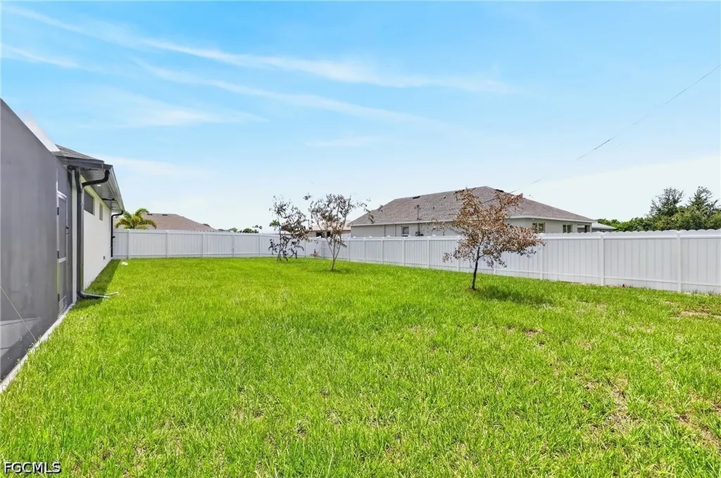 610 NW 2nd Place Cape Coral FL 33993