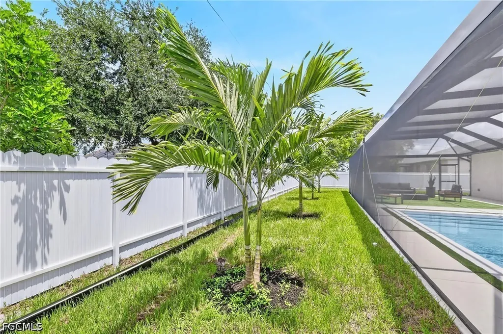 610 NW 2nd Place Cape Coral FL 33993
