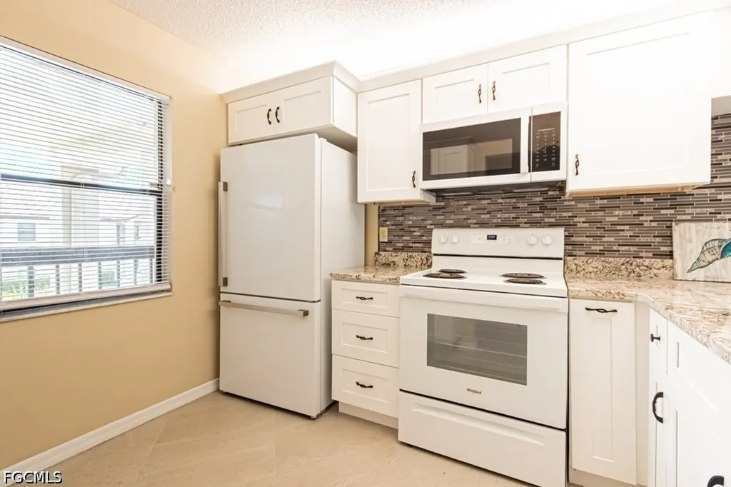 9275 Lake Park Drive Fort Myers FL 33919
